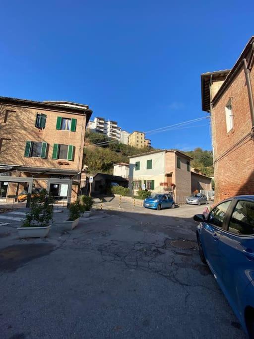 Appartamento A Due Passi Da Piazza Del Campo Siena Luaran gambar