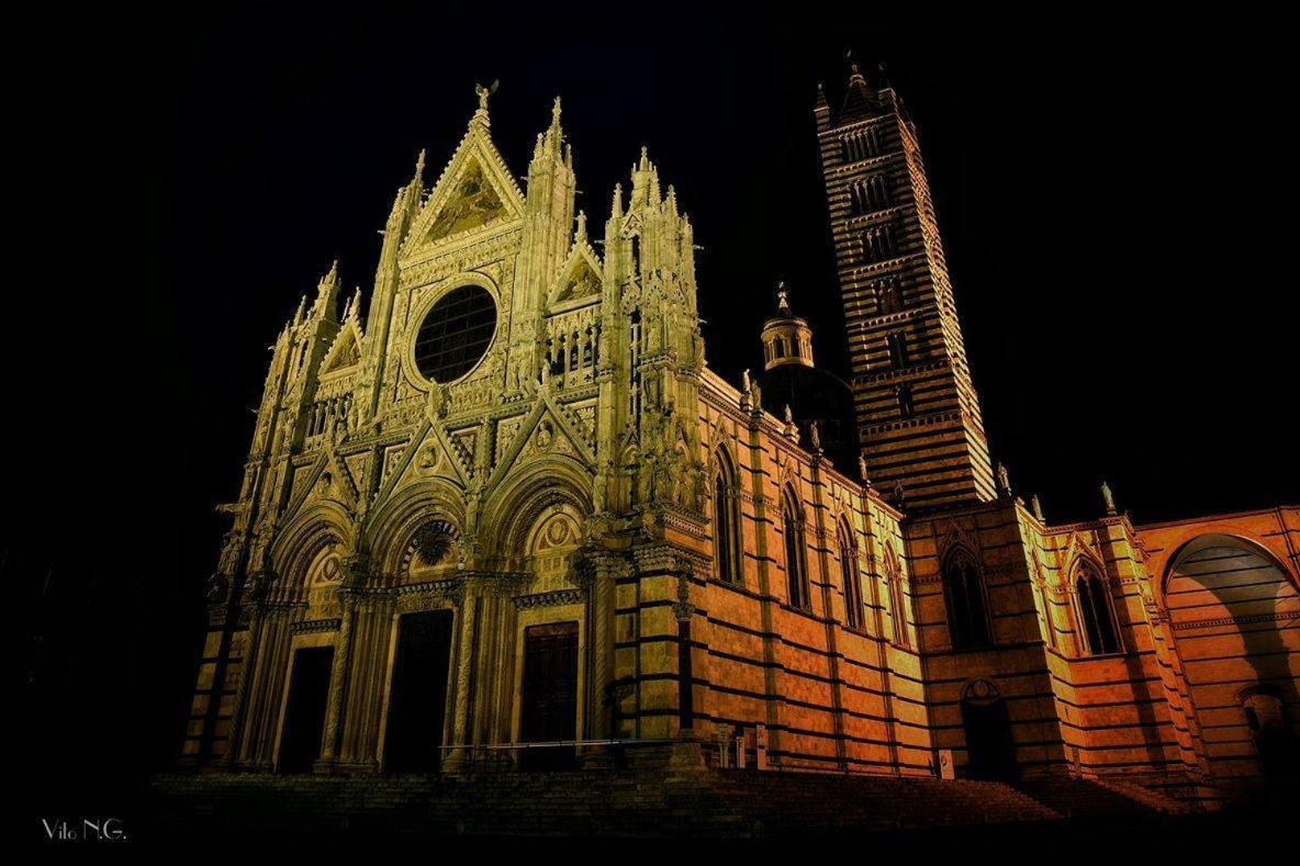 Appartamento A Due Passi Da Piazza Del Campo Siena Luaran gambar